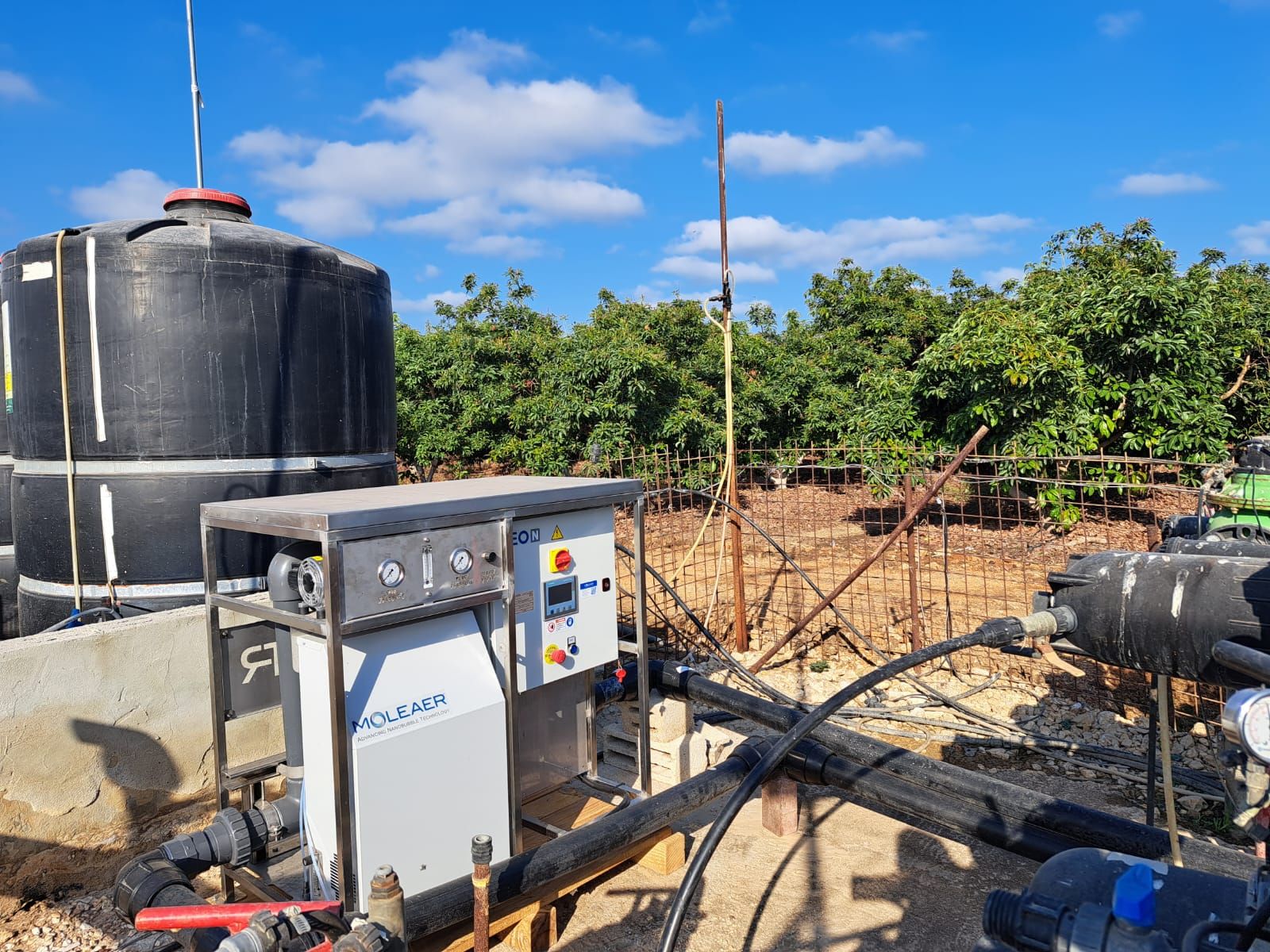 Sistema de nanoburbujas instalado en riego agrícola